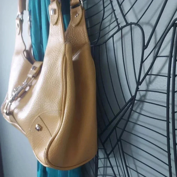 Rogani | Genuine Leather Soft  Yellow Inspired Shoulder Bag with Silver Hardware - Picture 4 of 16